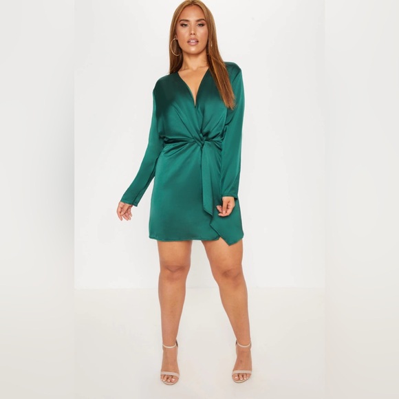 NWT Pretty Little Thing *Plus* Emerald Green Satin Long Sleeve Wrap Dress size M - Picture 7 of 8